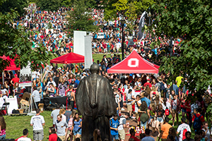 Students at the Involvement Fair on the Oval
