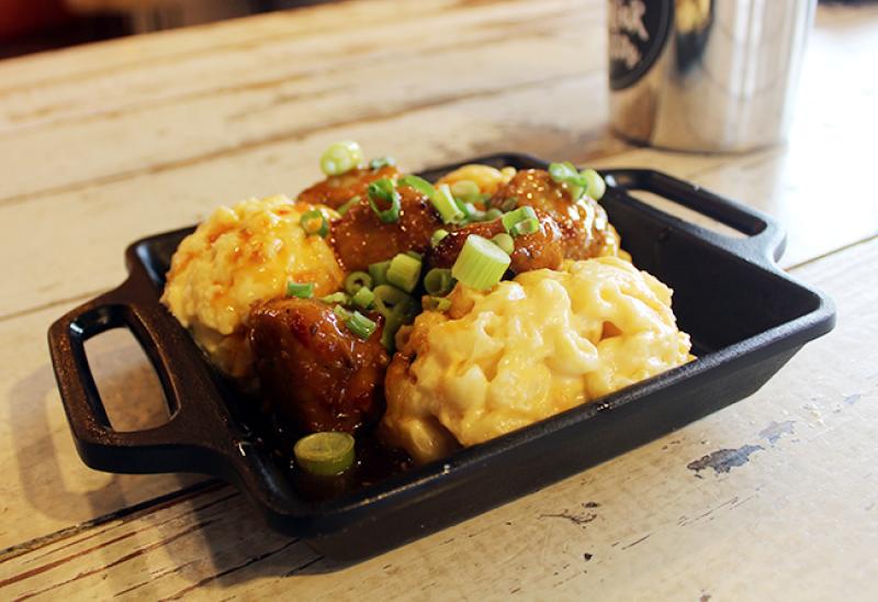 Folks at Sweet Carrot can indulge in various men items such as pulled pork, coleslaw, smoked turkey or creamy macaroni and cheese with chicken meatballs.
