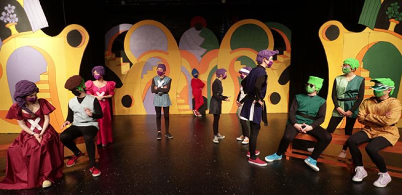 Thomas Worthington High School theater students perform "The Seussification of Romeo and Juliet."