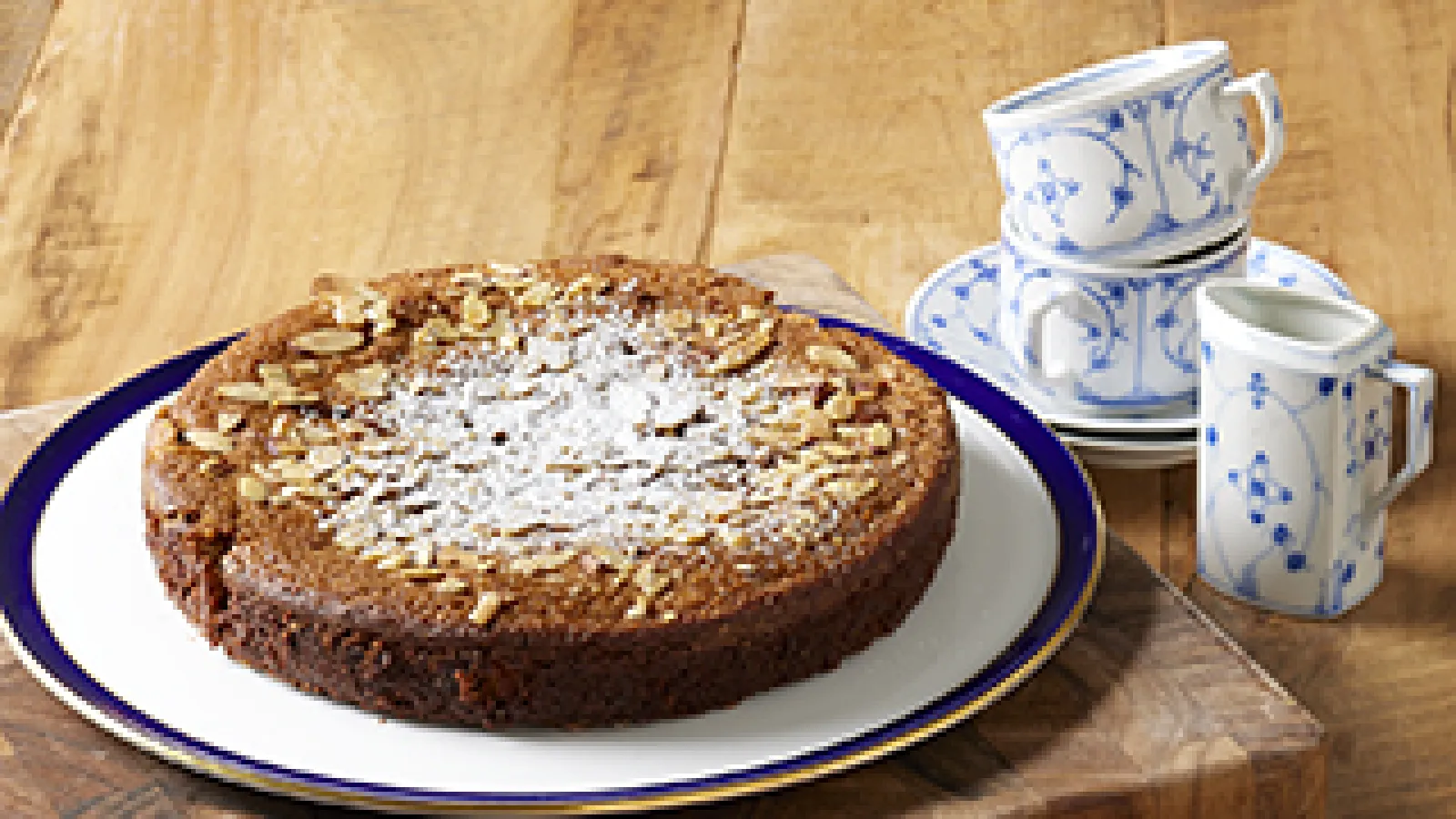 Lemon-ricotta almond cake
