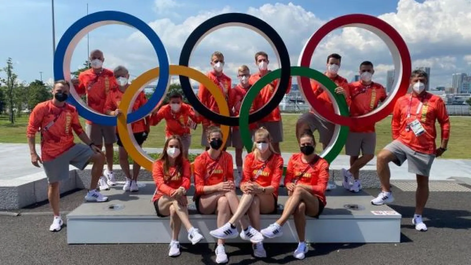 Lena (front row, left) and Team Germany teammates at the 2021 Tokyo Olympics