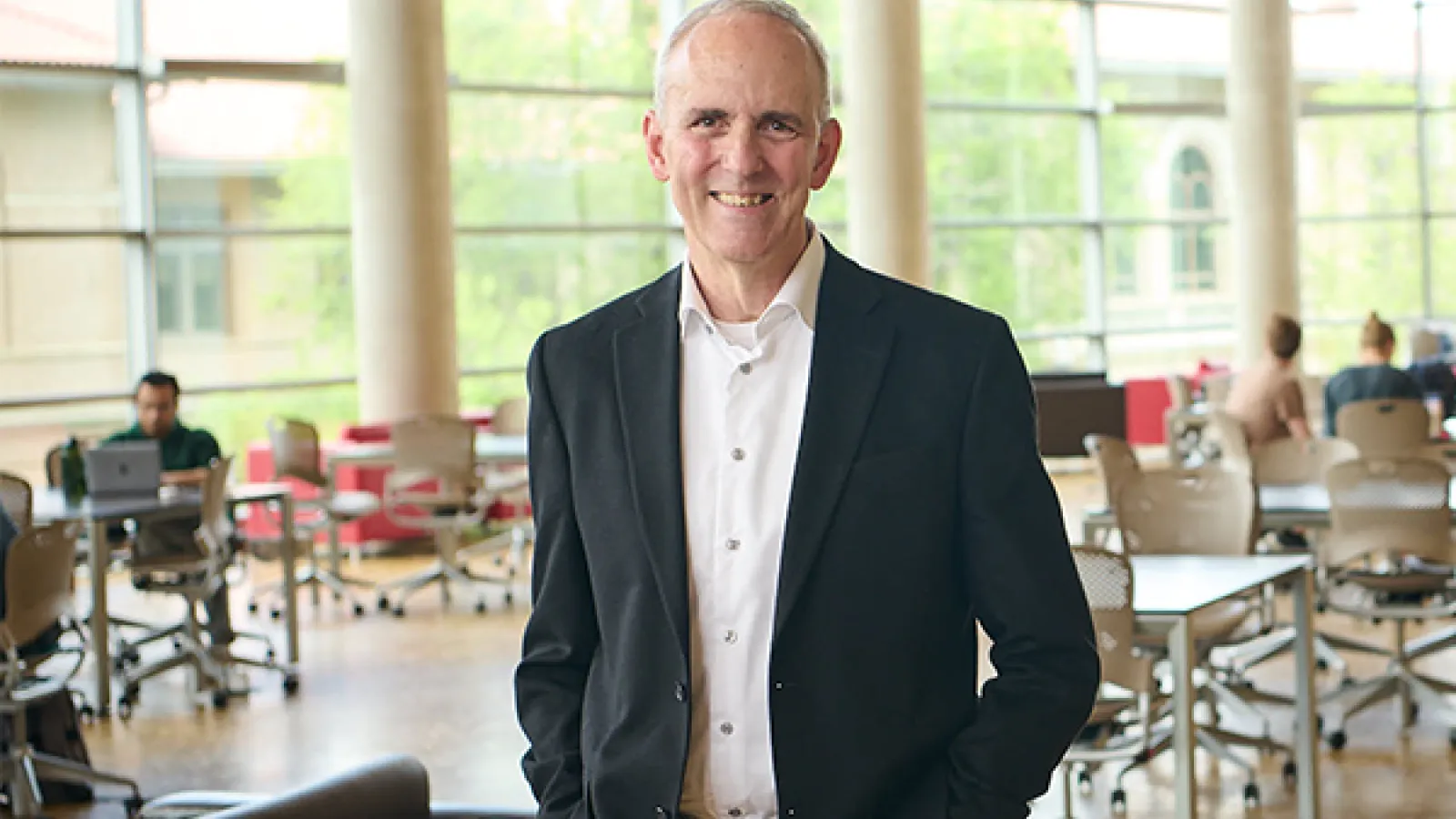 Photo of Dean Horn at the Thompson Library