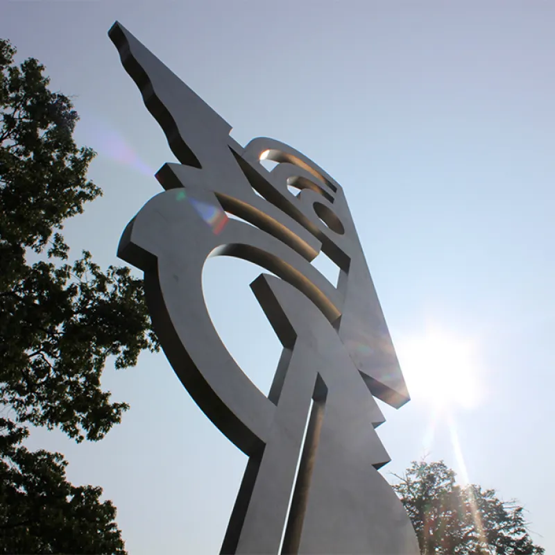 Modern Head was fabricated for Ohio State in memory of alumnus and American artist Roy Lichtenstein.