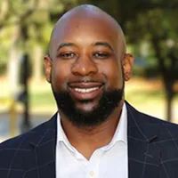 Headshot of LeShaun Carter
