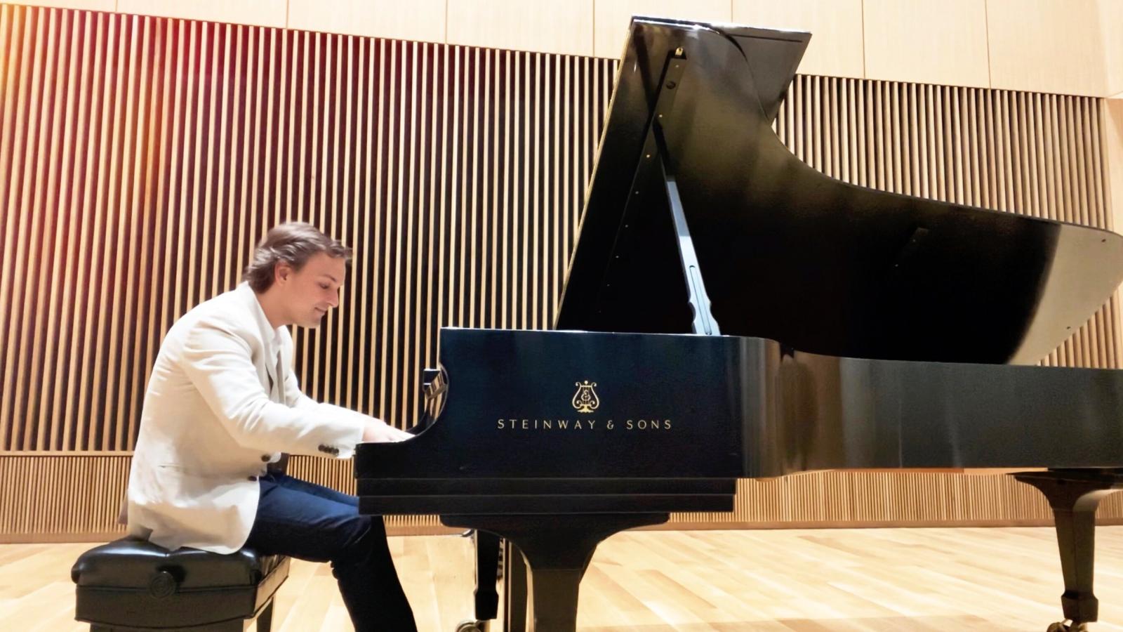 Orlay Alonso performing at the Timashev Recital Hall